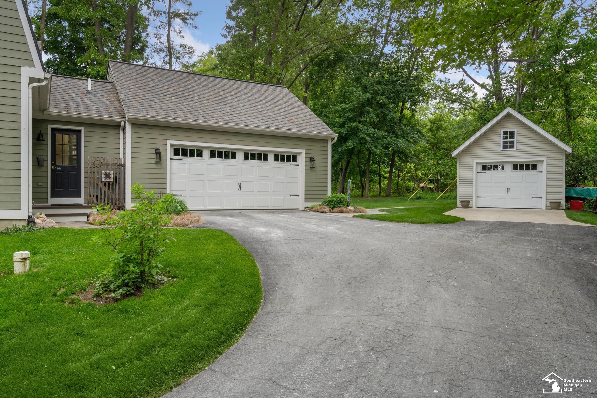 6119 Cowell Road Brighton, MI 48116 - Photo 76 of 99 50177431-95587913-f85d-4fce-a46e-6b19ce864a0b.JPG