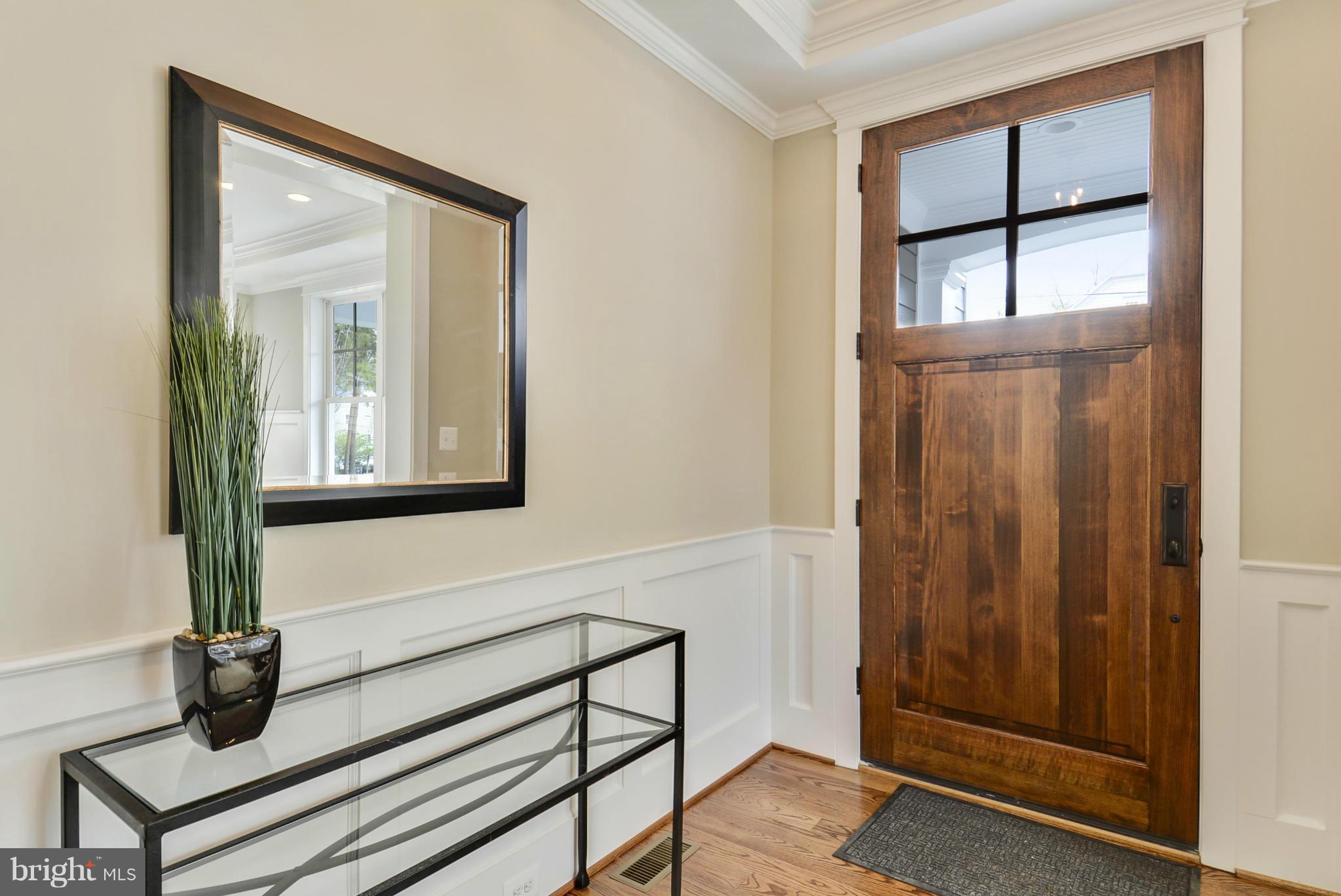 5806 Ipswich Road Bethesda, MD 20814 - Photo 2 of 30 Entry