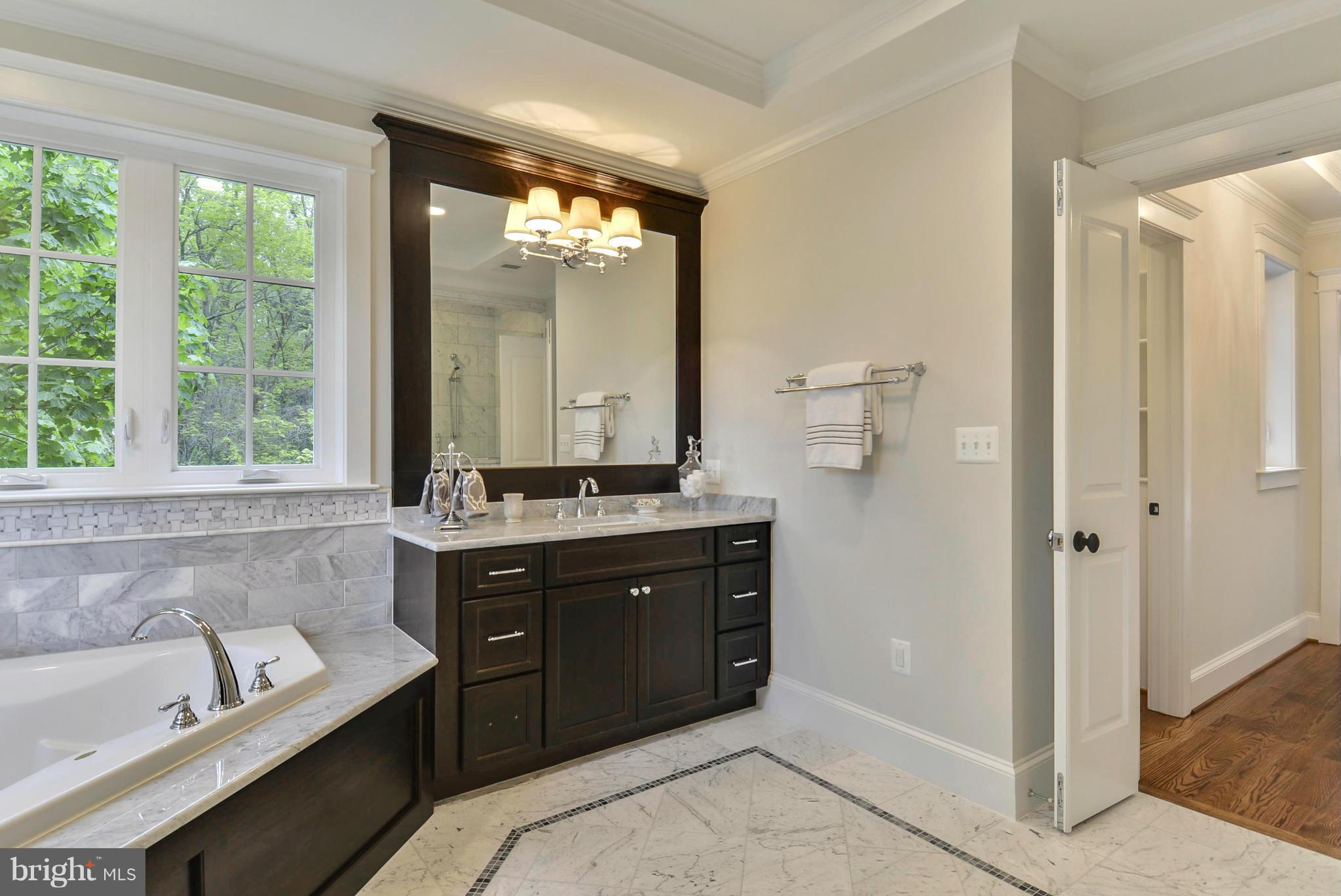 5806 Ipswich Road Bethesda, MD 20814 - Photo 13 of 30 Bath (Master)