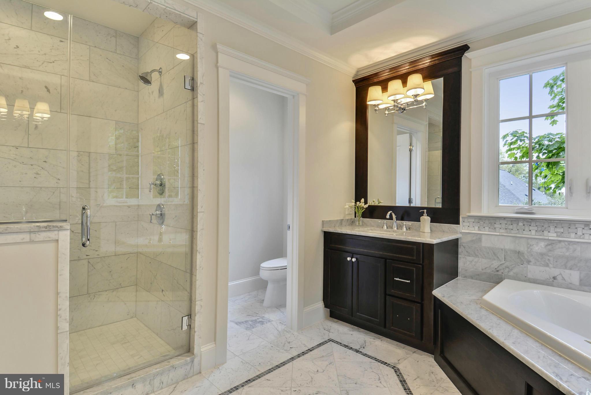 5806 Ipswich Road Bethesda, MD 20814 - Photo 14 of 30 Bath (Master)