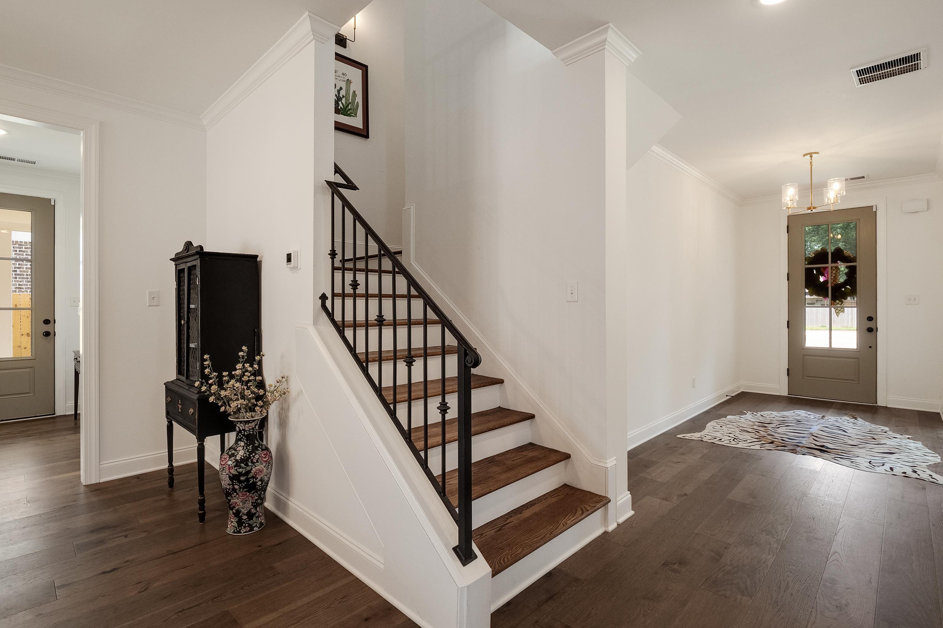 964 Collierville Arlington Road Collierville, TN 38017 - Photo 26 of 40 a view of entryway and hall with wooden floor
