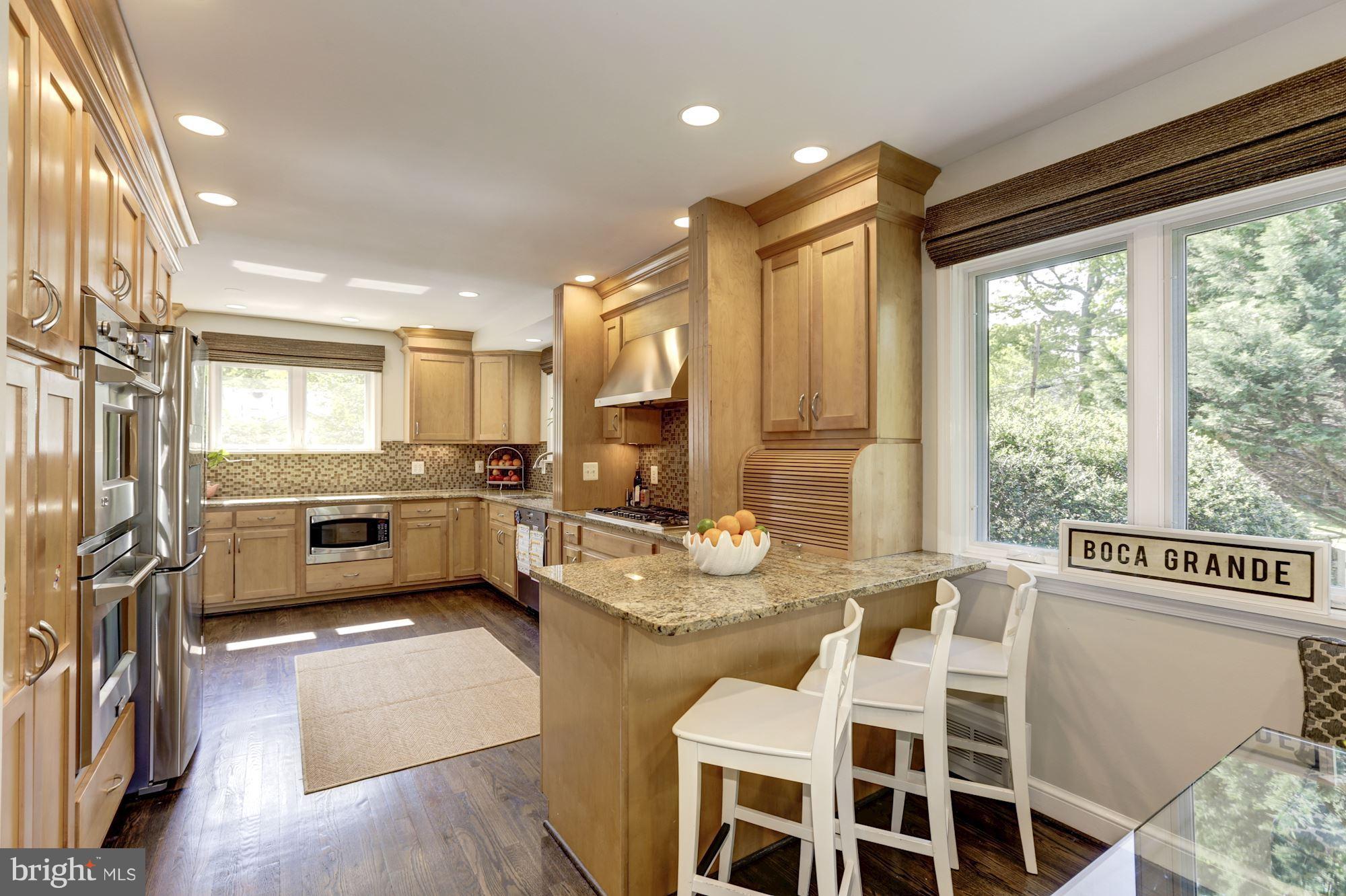 2810 Farm Road Alexandria, VA 22302 - Photo 11 of 30 Kitchen