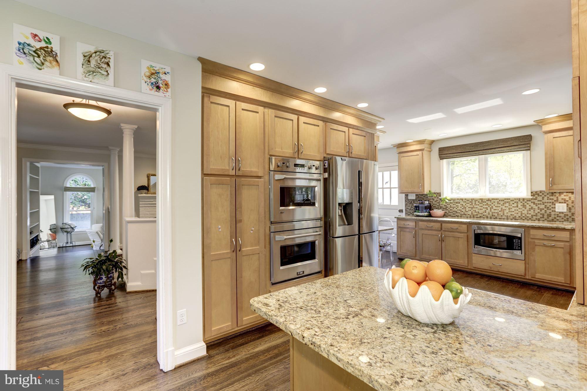 2810 Farm Road Alexandria, VA 22302 - Photo 12 of 30 Kitchen