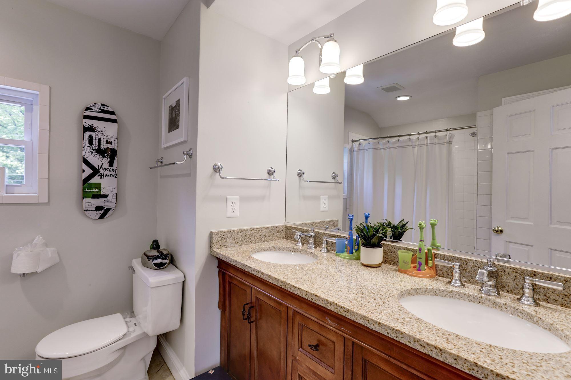 2810 Farm Road Alexandria, VA 22302 - Photo 17 of 30 Bath