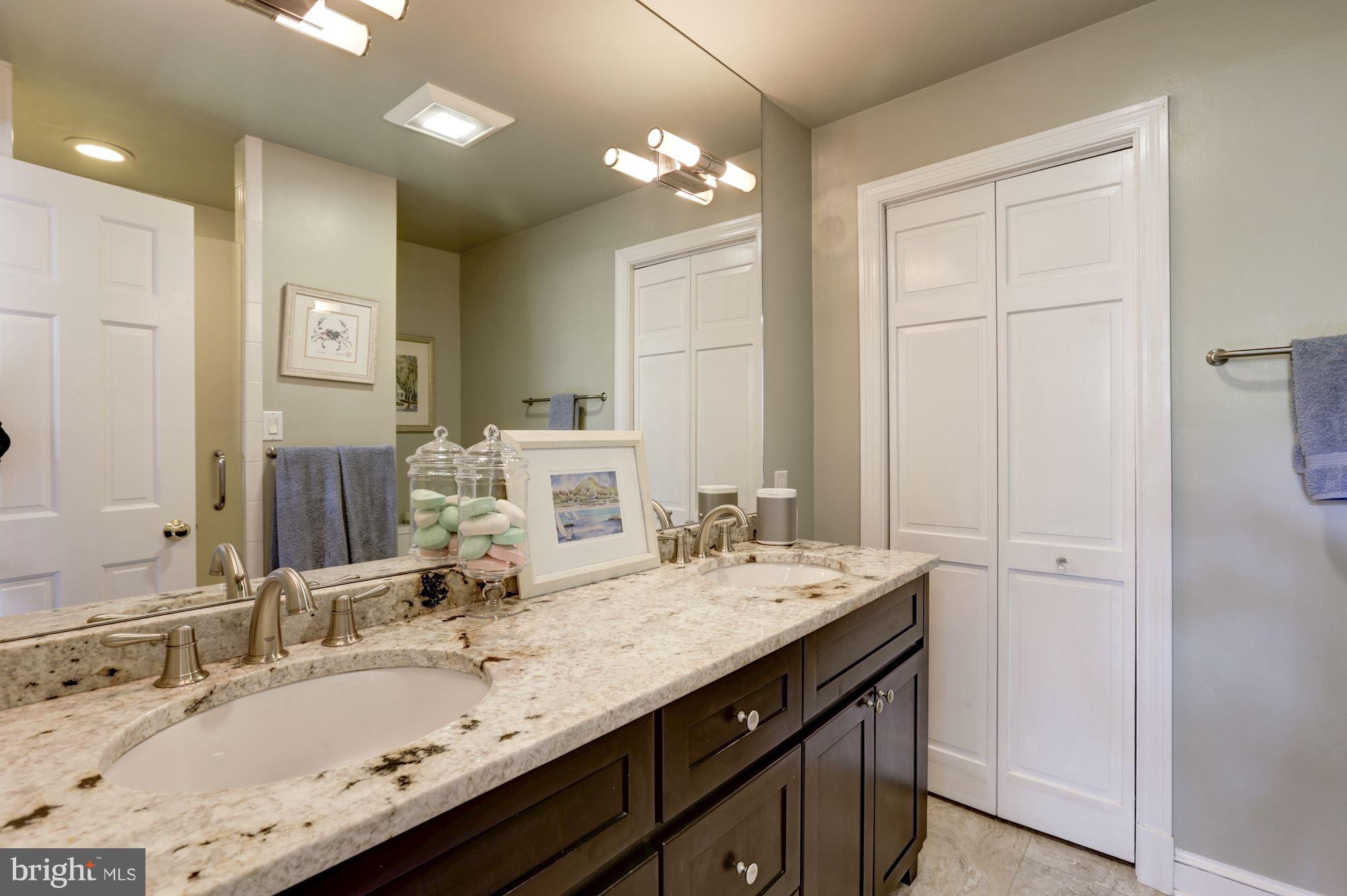 2810 Farm Road Alexandria, VA 22302 - Photo 20 of 30 Bath (Master)