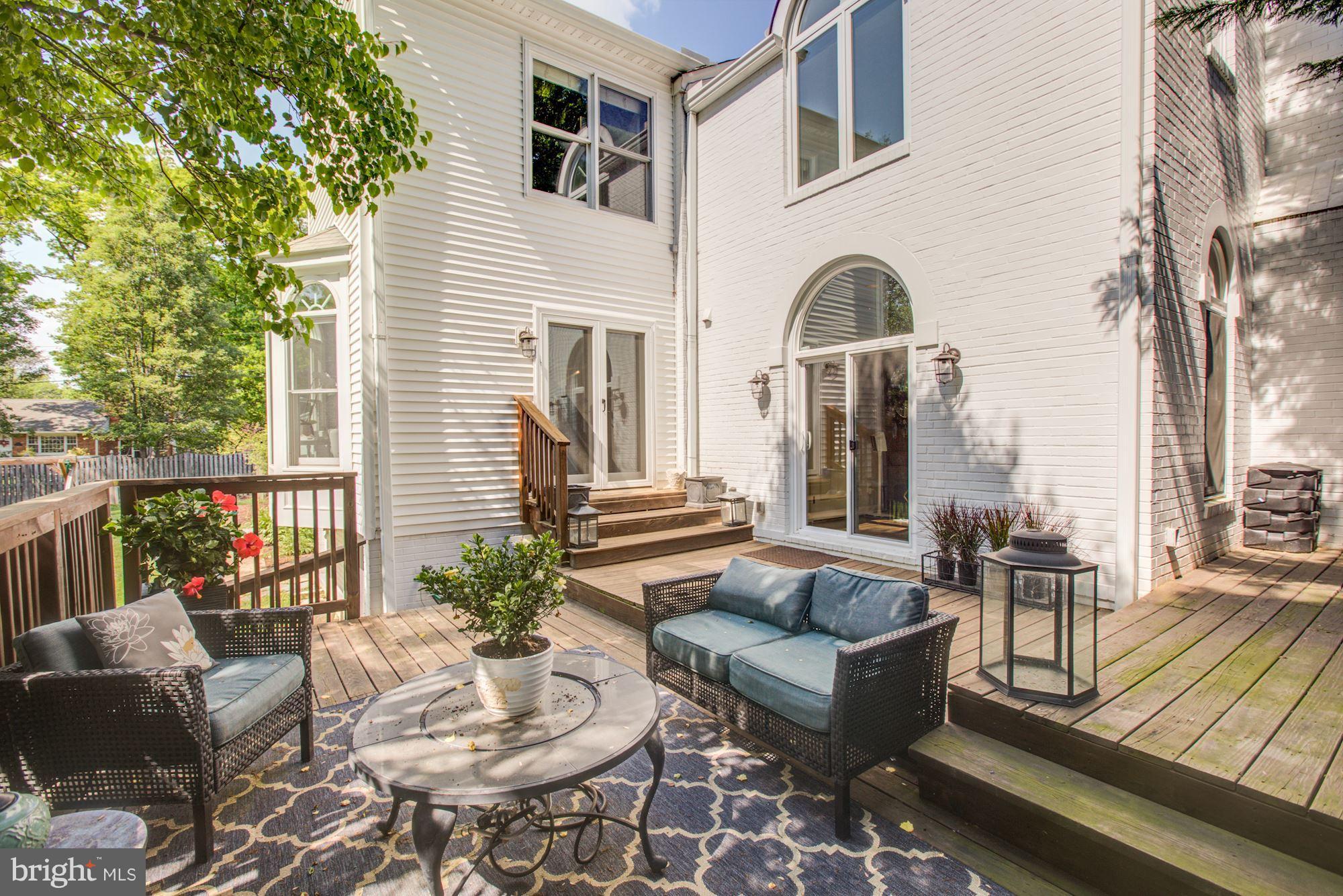2810 Farm Road Alexandria, VA 22302 - Photo 27 of 30 Exterior (Rear)