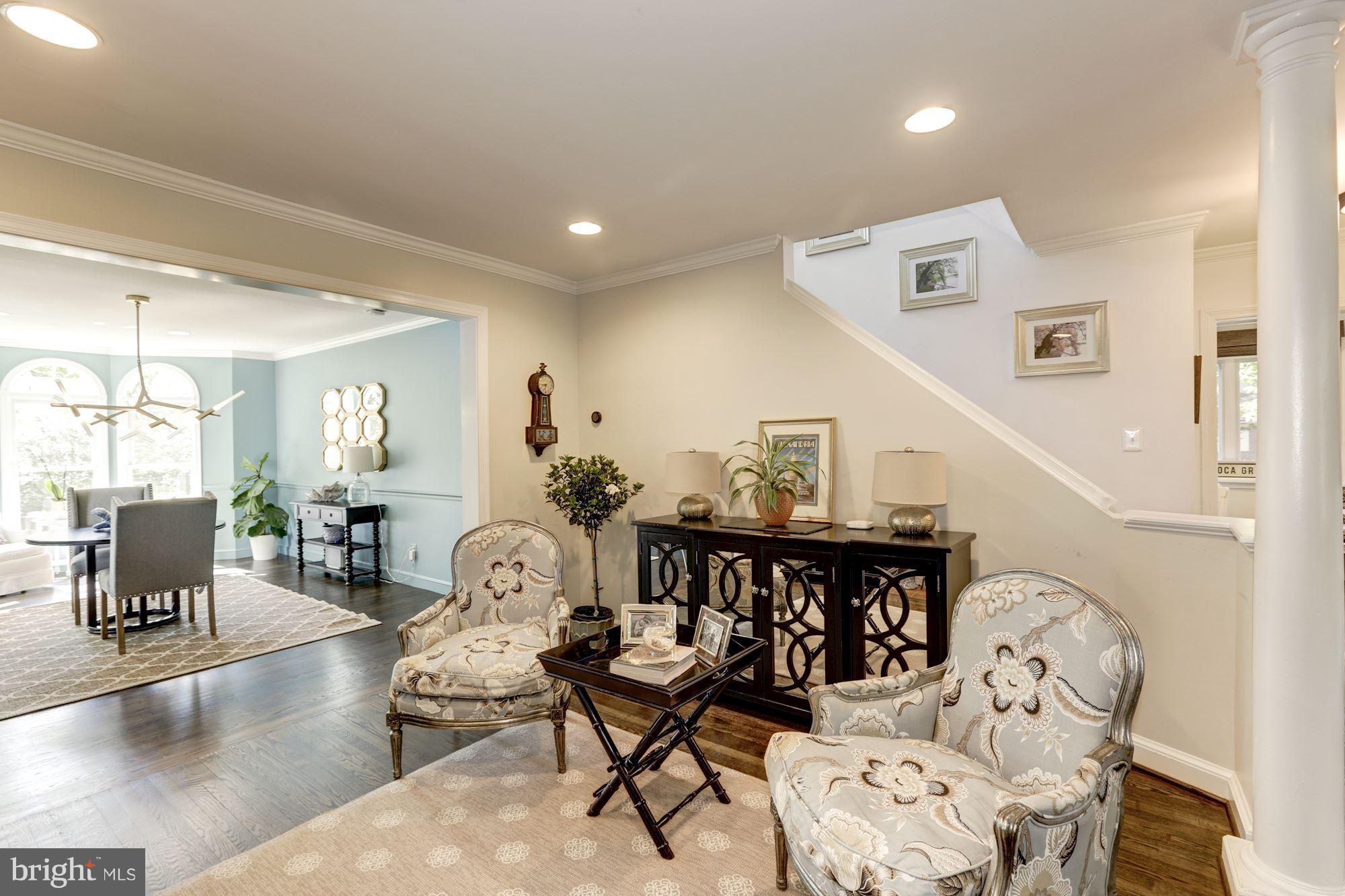 2810 Farm Road Alexandria, VA 22302 - Photo 5 of 30 Living Room