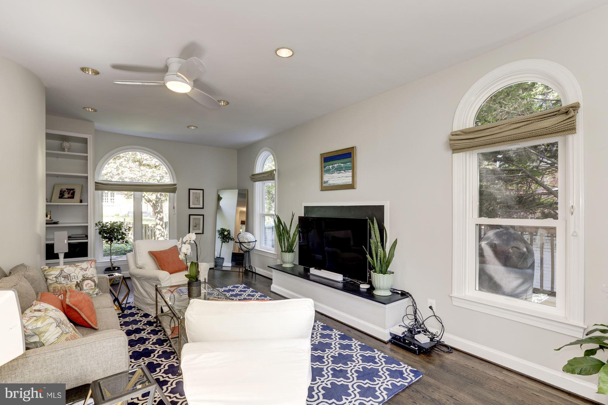 2810 Farm Road Alexandria, VA 22302 - Photo 10 of 30 Family Room