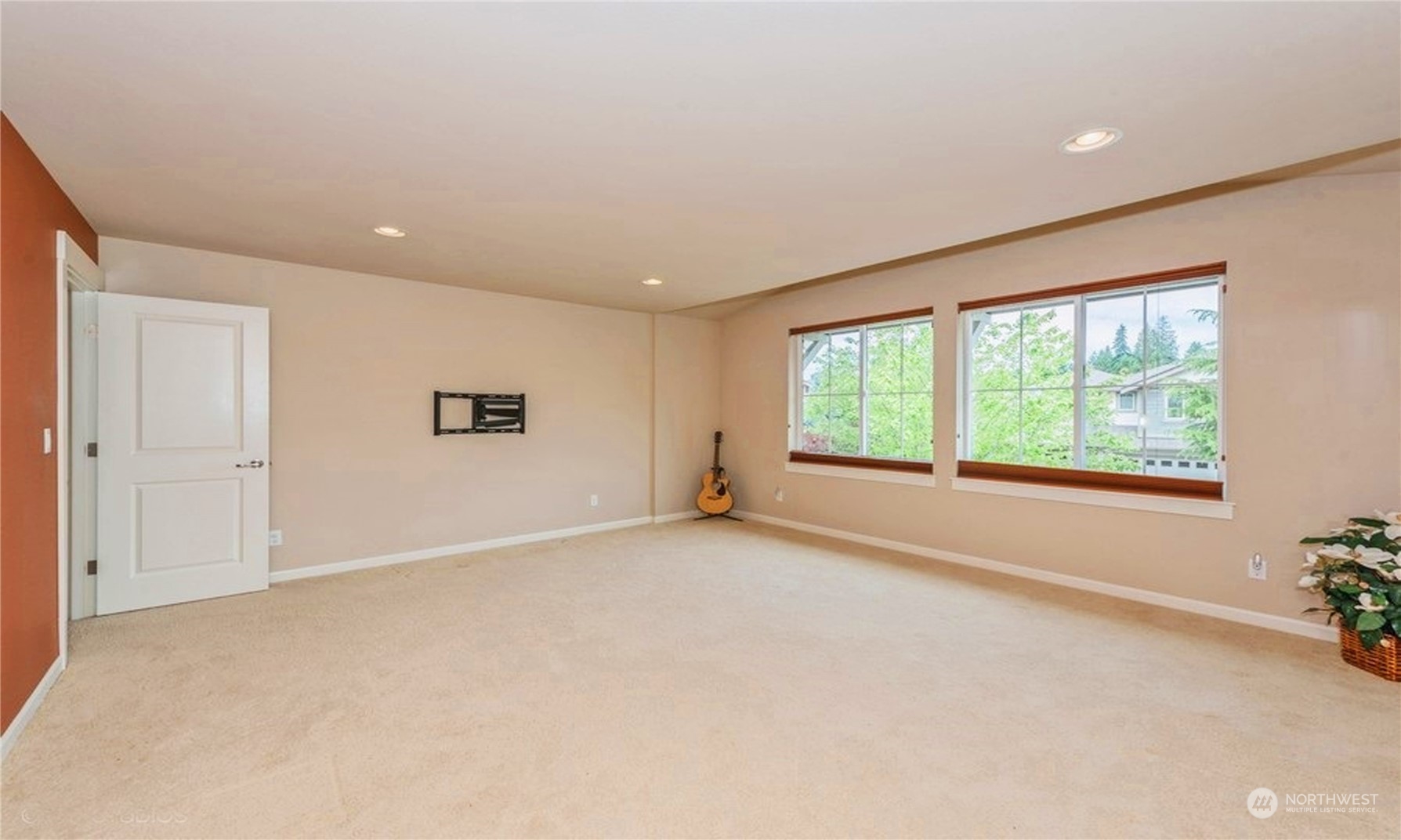 6219 Southeast 2nd Street Renton, WA 98059 - Photo 34 of 40 an empty room with windows