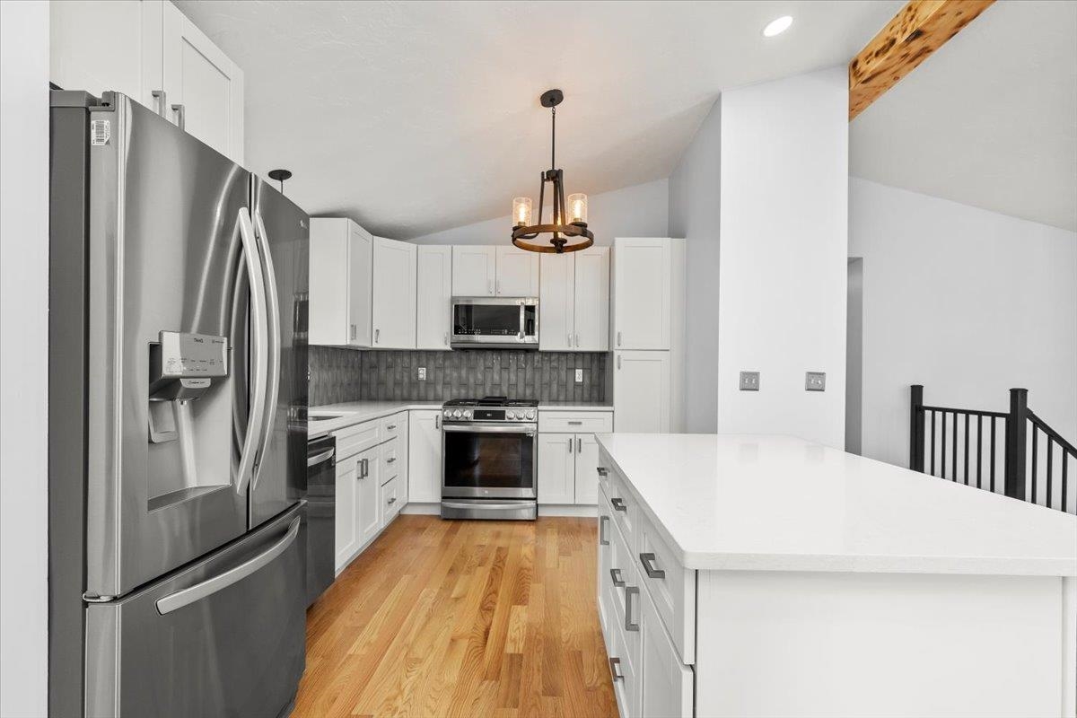 21 Spindlewick Drive Nashua, NH 03062 - Photo 11 of 35