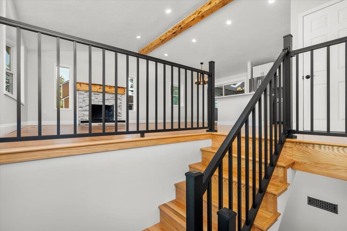 21 Spindlewick Drive Nashua, NH 03062 - Photo 5 of 35