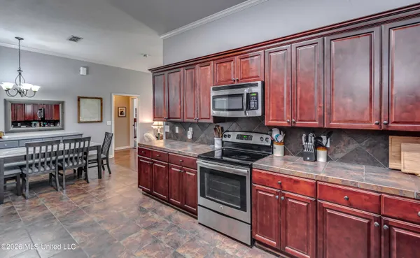 $259,900 | 125 Whispering Oaks Crossing, Pearl, MS 39208