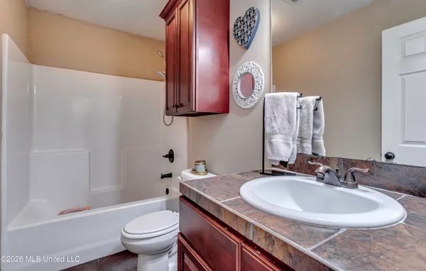 $259,900 | 125 Whispering Oaks Crossing, Pearl, MS 39208
