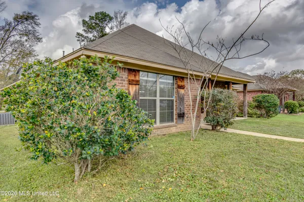 $259,900 | 125 Whispering Oaks Crossing, Pearl, MS 39208