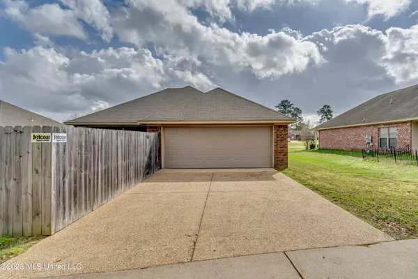$259,900 | 125 Whispering Oaks Crossing, Pearl, MS 39208