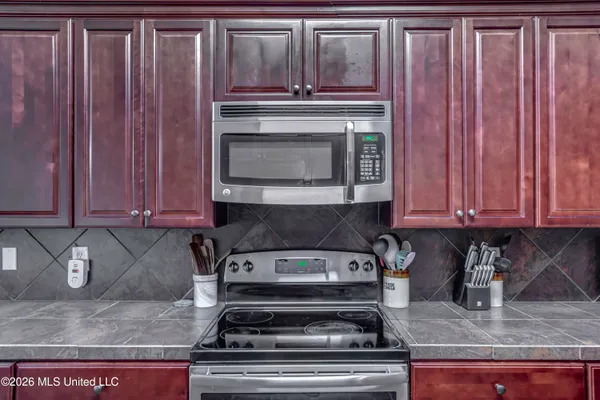 $259,900 | 125 Whispering Oaks Crossing, Pearl, MS 39208