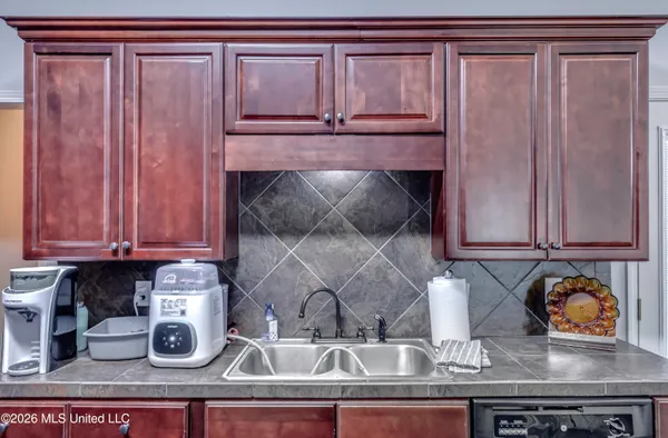 $259,900 | 125 Whispering Oaks Crossing, Pearl, MS 39208