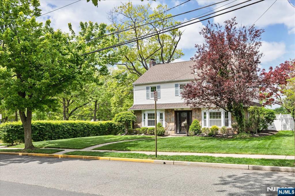 84 Raymond Avenue Rutherford, NJ 07070 - Photo 3 of 42