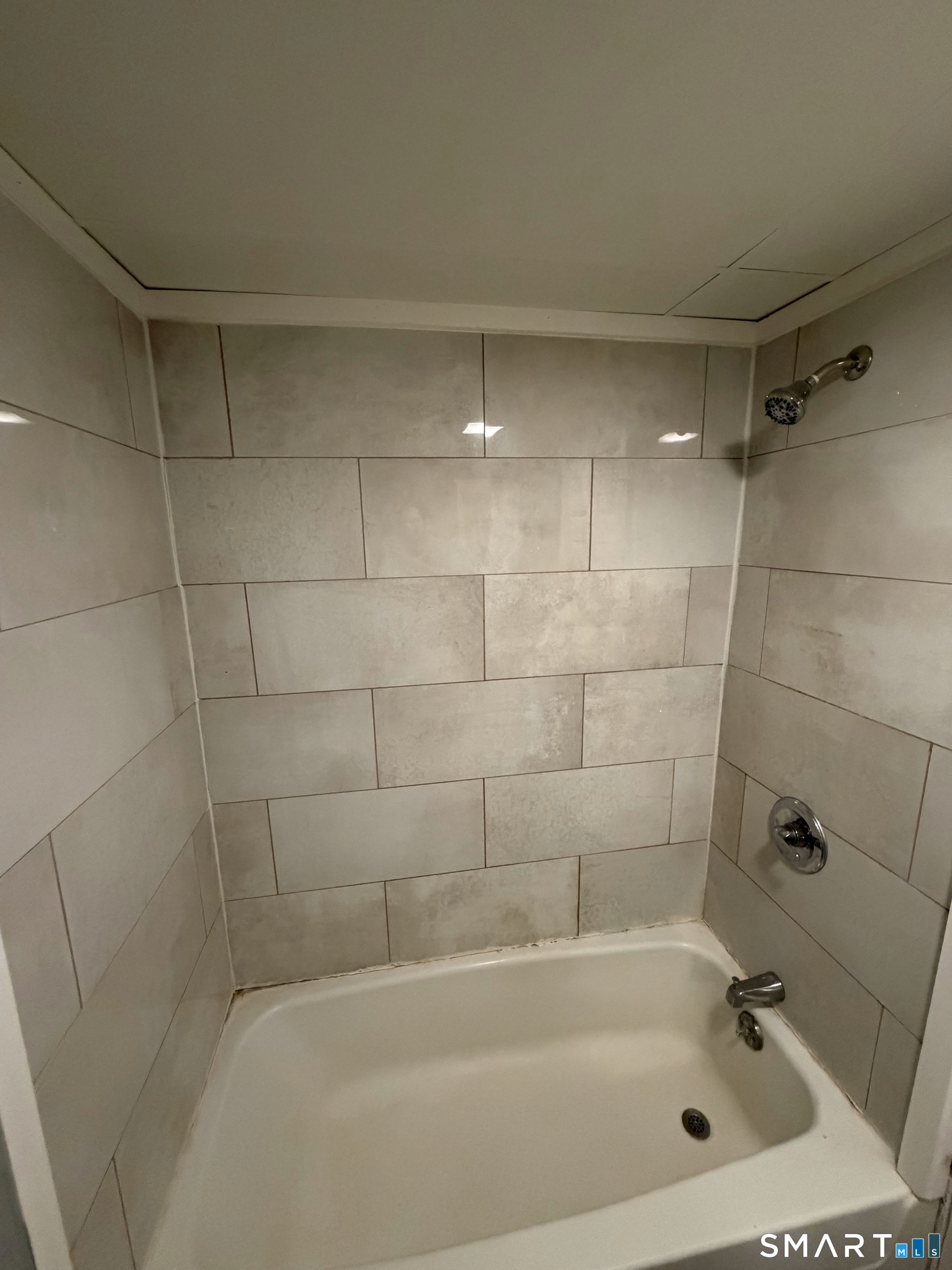 22 Hawthorne Street, Unit 3 Norwich, CT 06360 - Photo 8 of 13