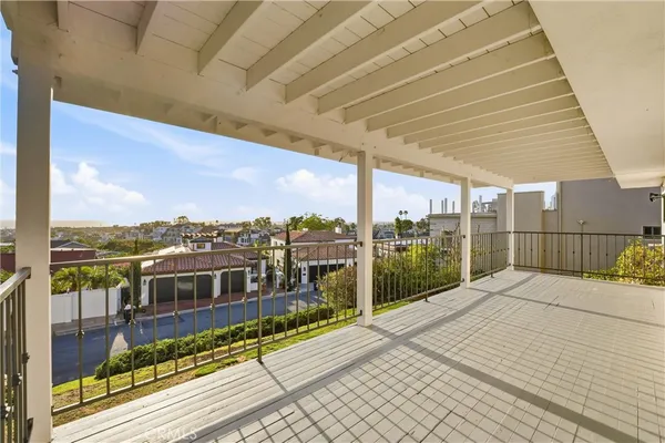 $9,950 | 424 Mendoza Terrace, Corona del Mar, CA 92625
