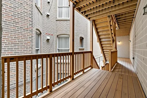 $425,000 | 4627 North Kenmore Avenue, Unit 1E, Chicago, IL 60640