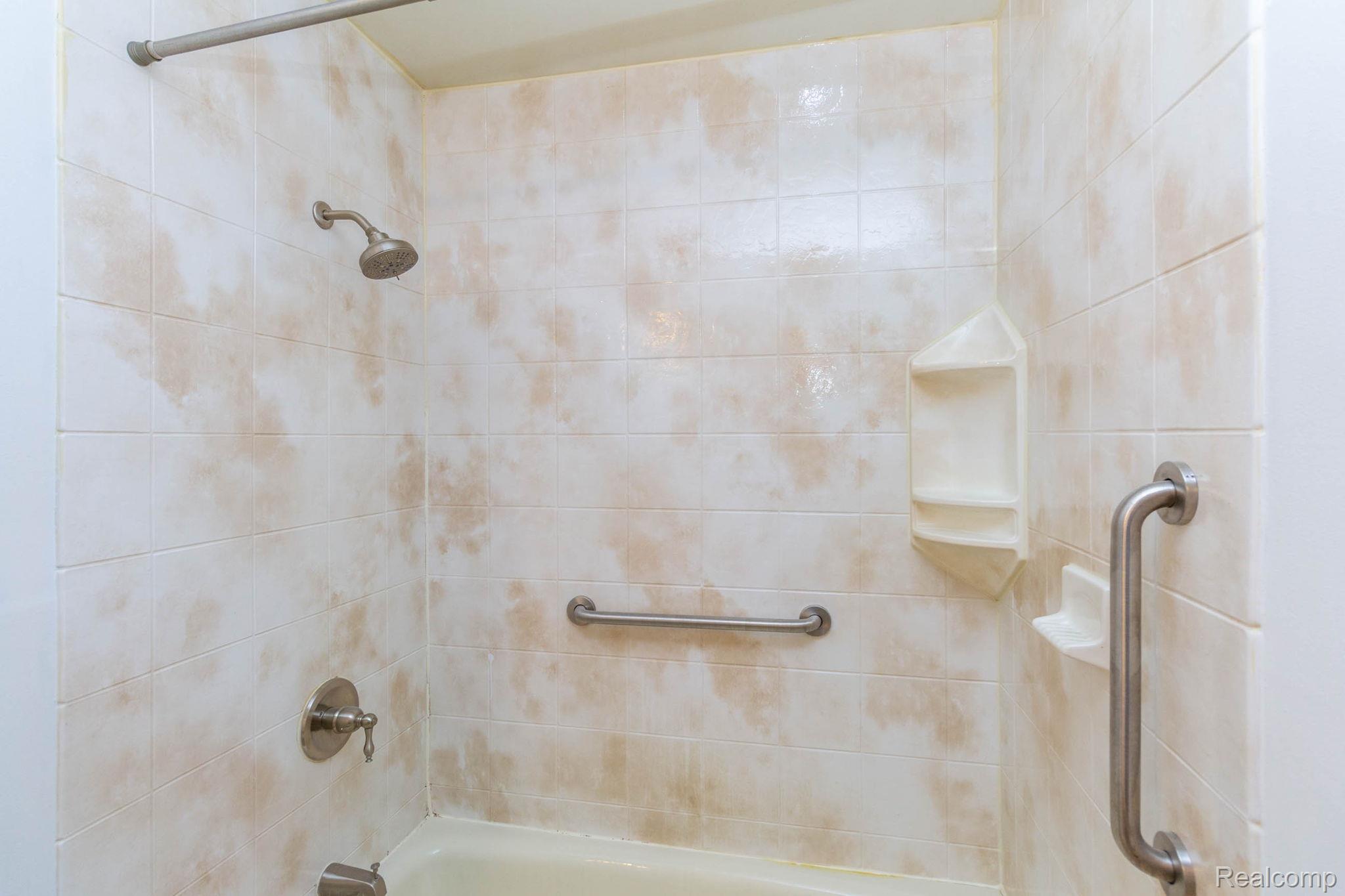 32016 Belcrest Road Rockwood, MI 48173 - Photo 20 of 40 interior (13).jpg