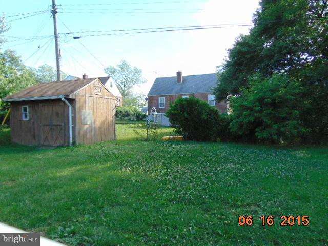 2537 Glencoe Road Baltimore, MD 21234 - Photo 3 of 12 Rear Yard