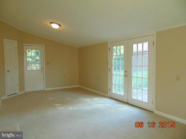 2537 Glencoe Road Baltimore, MD 21234 - Photo 6 of 12 Family Room