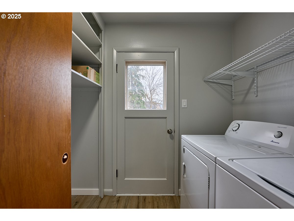 304 East Park Street Enterprise, OR 97828 - Photo 11 of 20 a utility room with dryer and washer