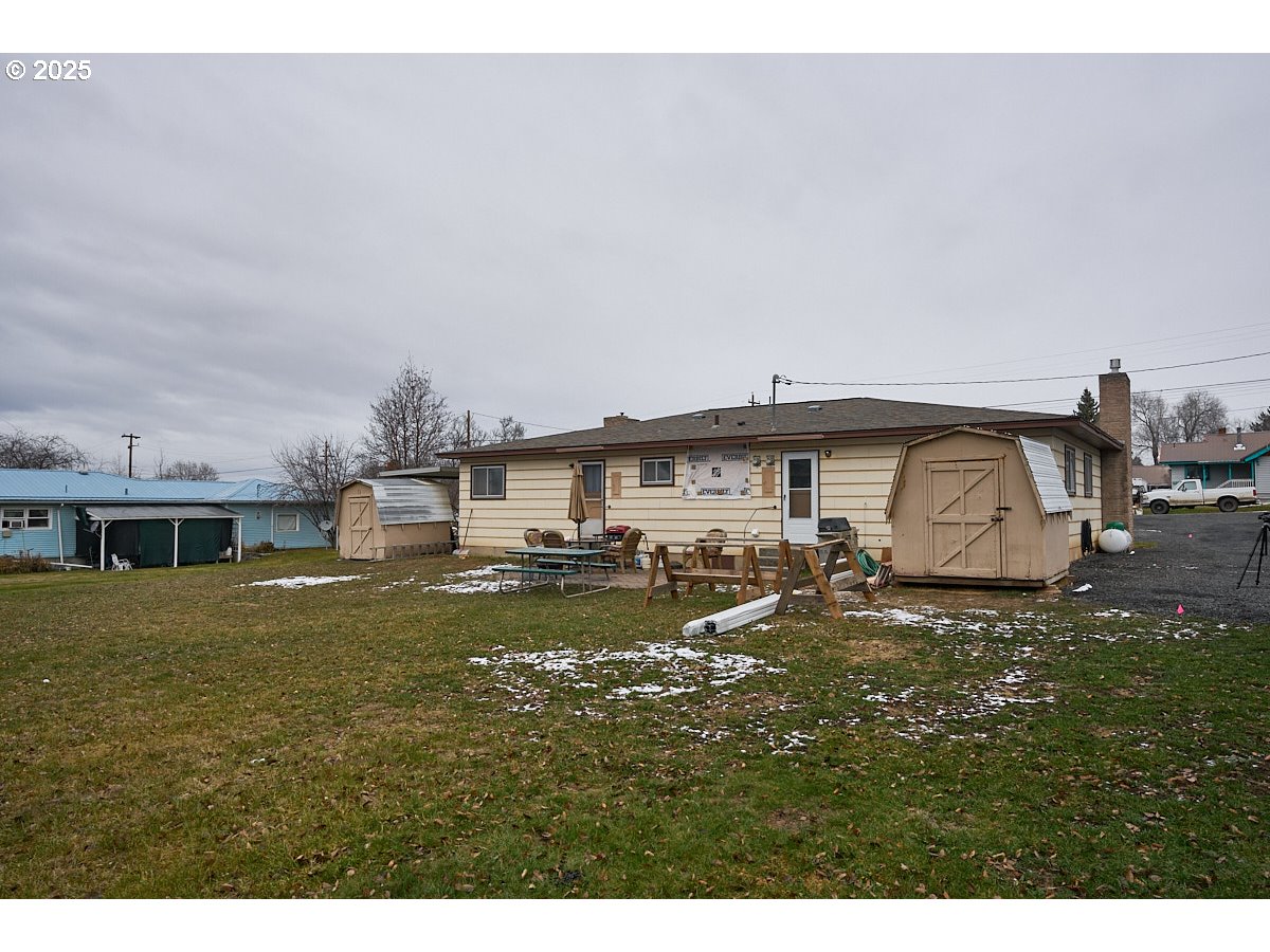 304 East Park Street Enterprise, OR 97828 - Photo 18 of 20 a view of a yard and front view of a house