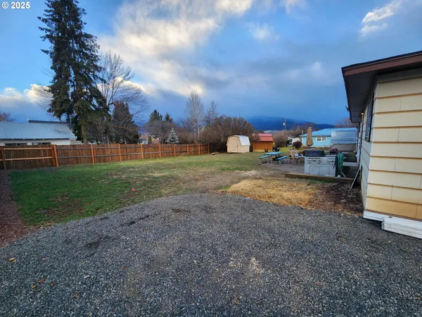 $375,000 | 304 East Park Street, Enterprise, OR 97828