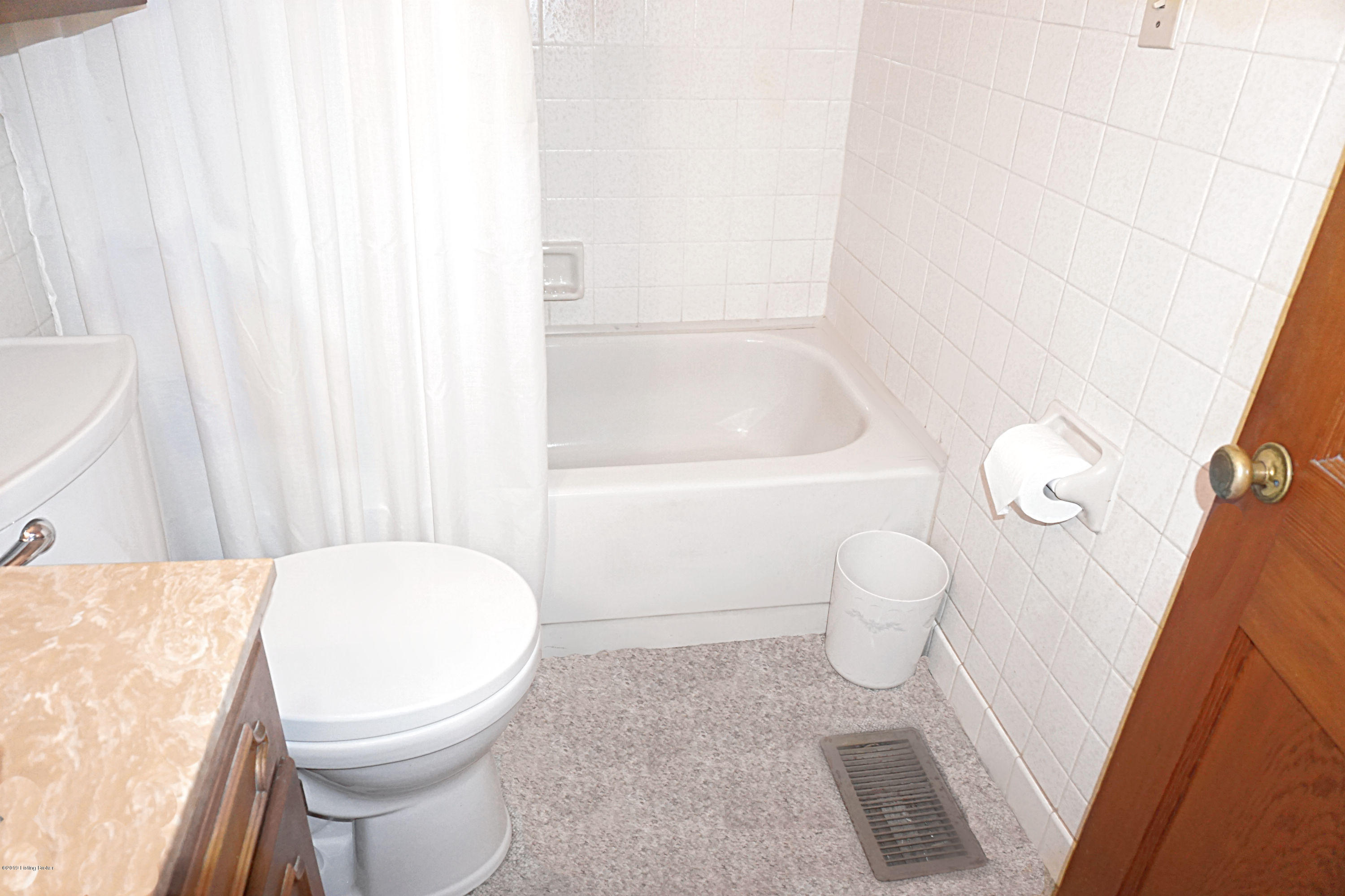 1014 Reeves Road Louisville, KY 40219 - Photo 12 of 18 Bathroom