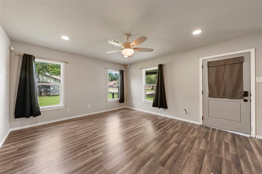 3607 Wheeler Street Waco, TX 76705 - Photo 2 of 19