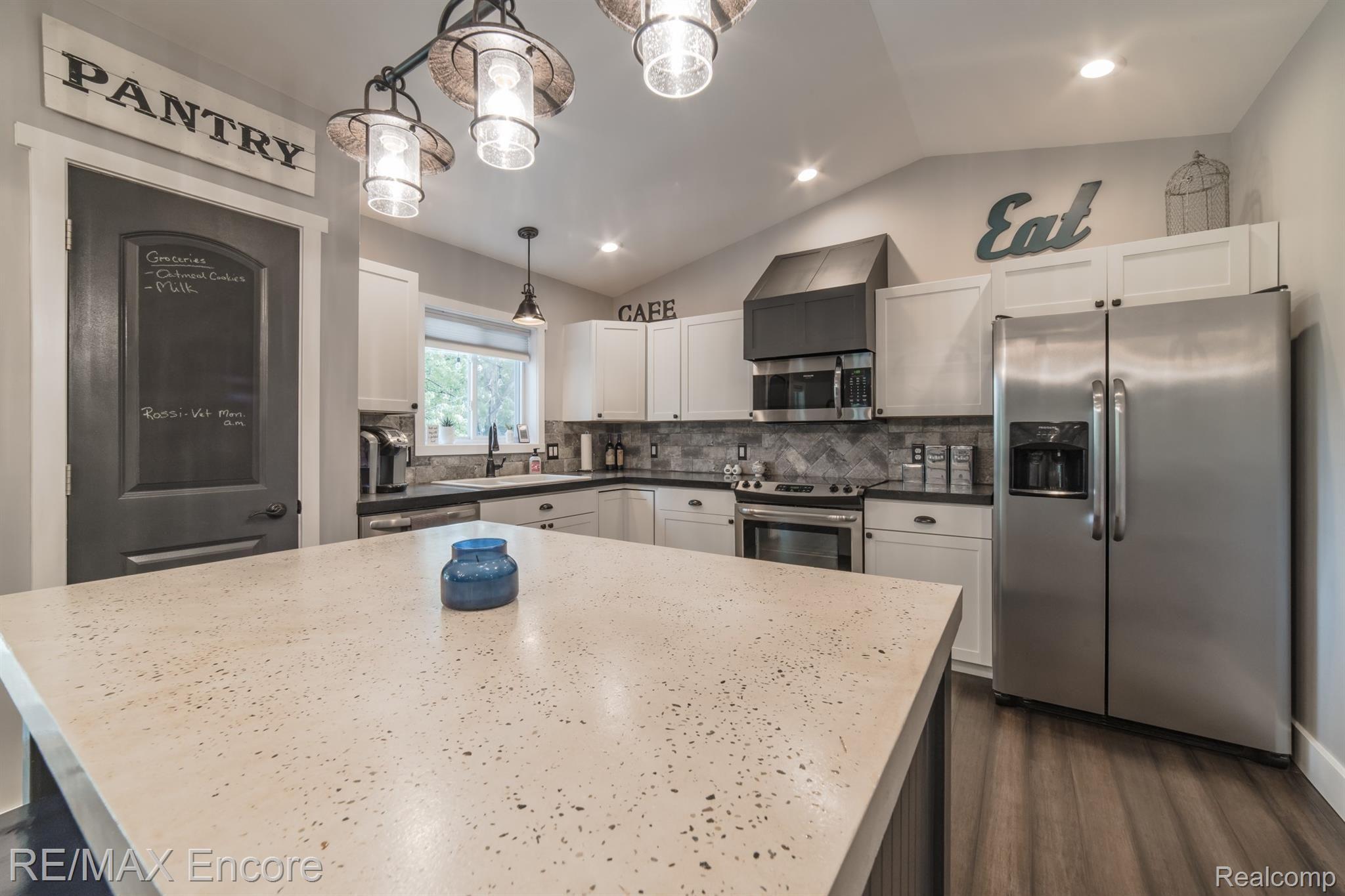 5161 North Georgetown Road Grand Blanc, MI 48439 - Photo 8 of 41 5161 N Georgetown-12.jpg