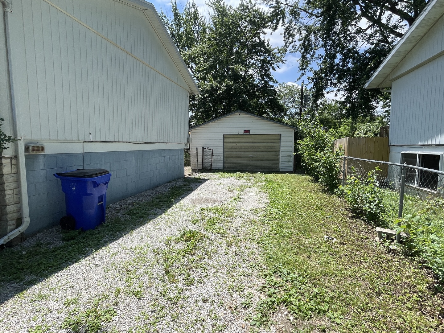 3265 East Robin Drive Decatur, IL 62526 - Photo 4 of 22