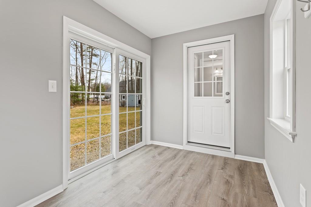 16 Black Pond Road Mansfield, MA 02048 - Photo 4 of 33 Gallery Image 4