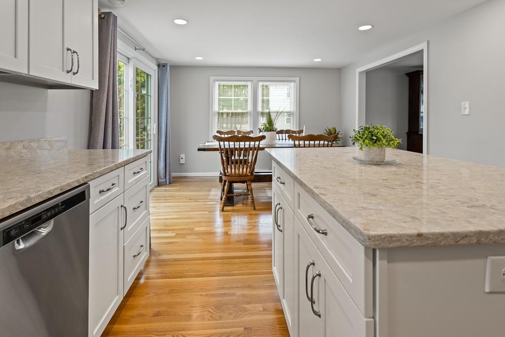 16 Black Pond Road Mansfield, MA 02048 - Photo 9 of 33 Gallery Image 9