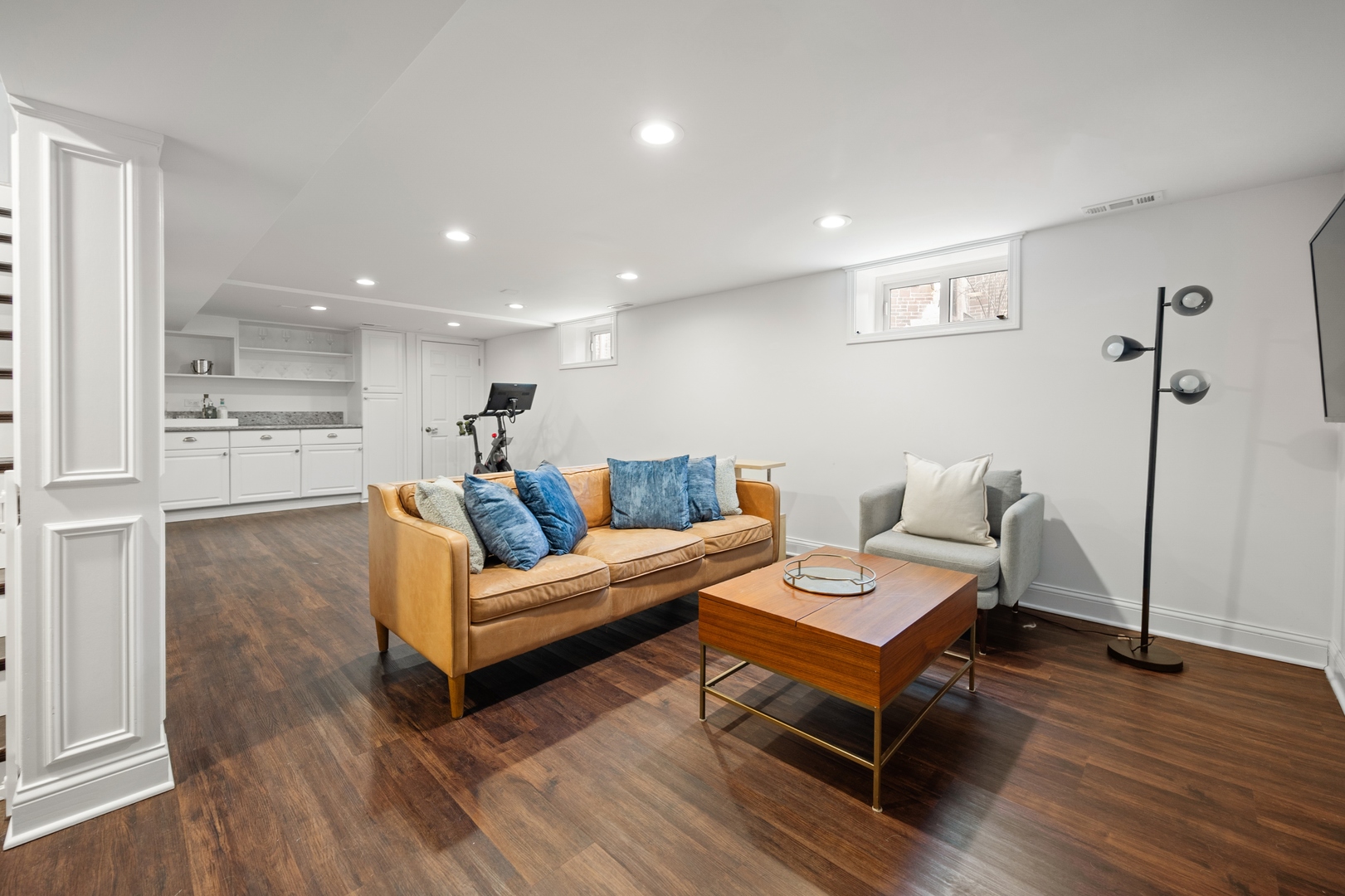 2145 Chestnut Avenue Wilmette, IL 60091 - Photo 28 of 38 a living room with furniture and a wooden floor