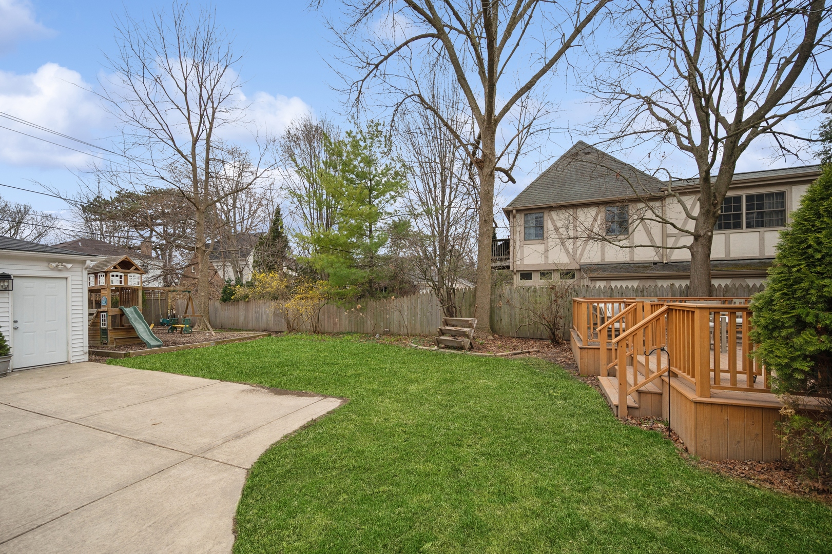 2145 Chestnut Avenue Wilmette, IL 60091 - Photo 31 of 38 a view of a house with a yard