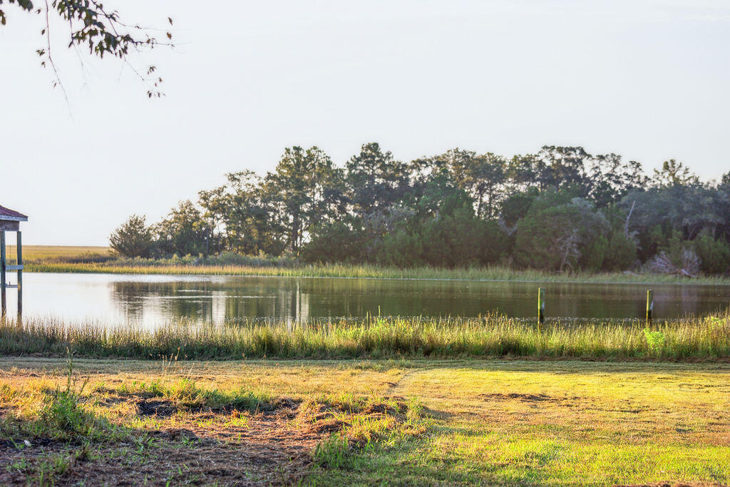 8042 Mariners Landing Awendaw, SC 29429 - Photo 19 of 53 Right Side