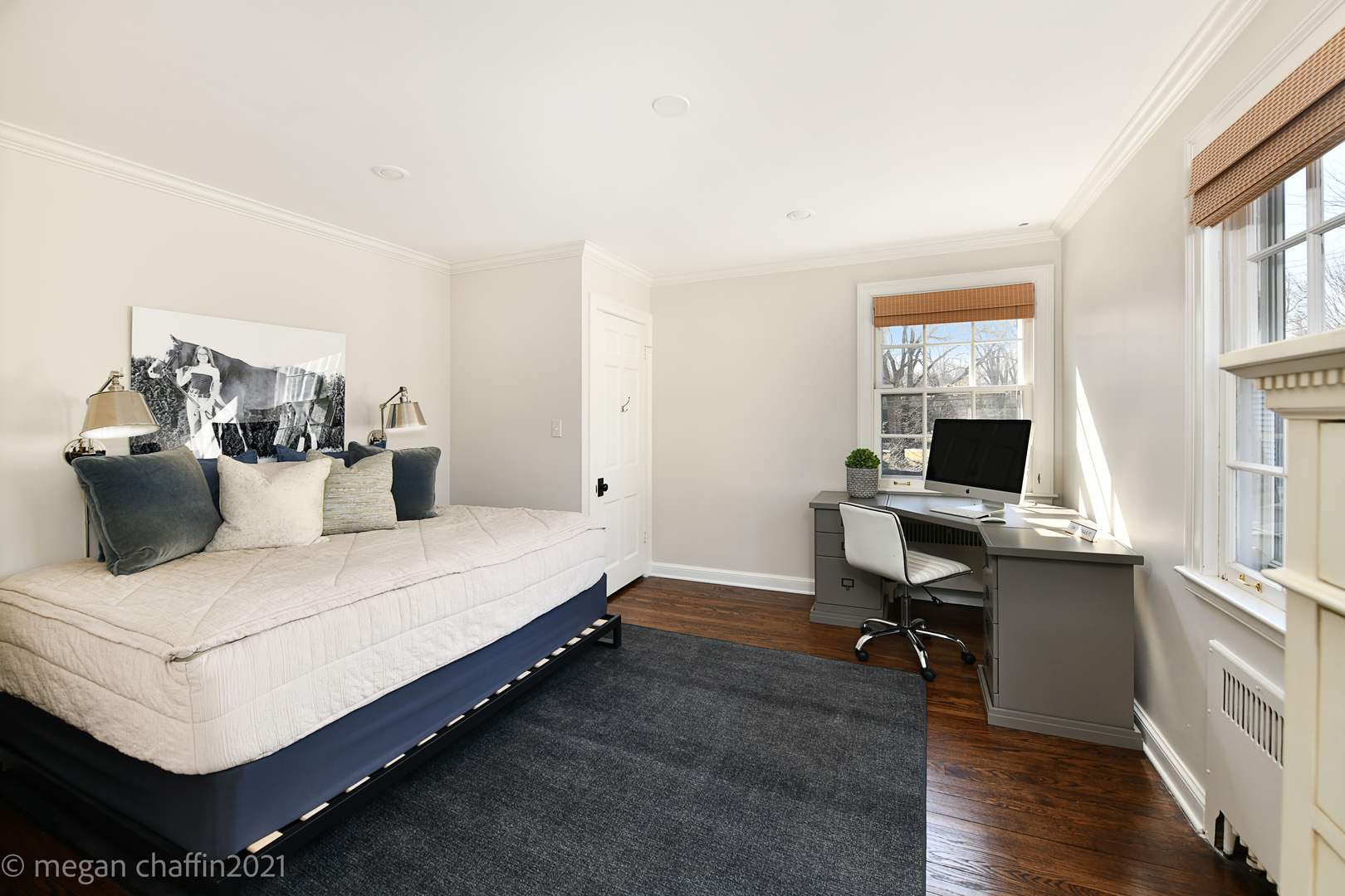 Undisclosed Address Winnetka, IL 60093 - Photo 30 of 38 a bedroom with a bed and a desk