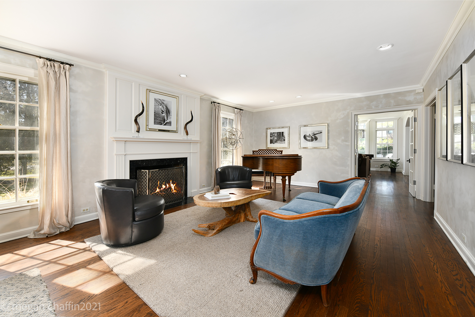 Undisclosed Address Winnetka, IL 60093 - Photo 6 of 38 a living room with furniture and a fireplace