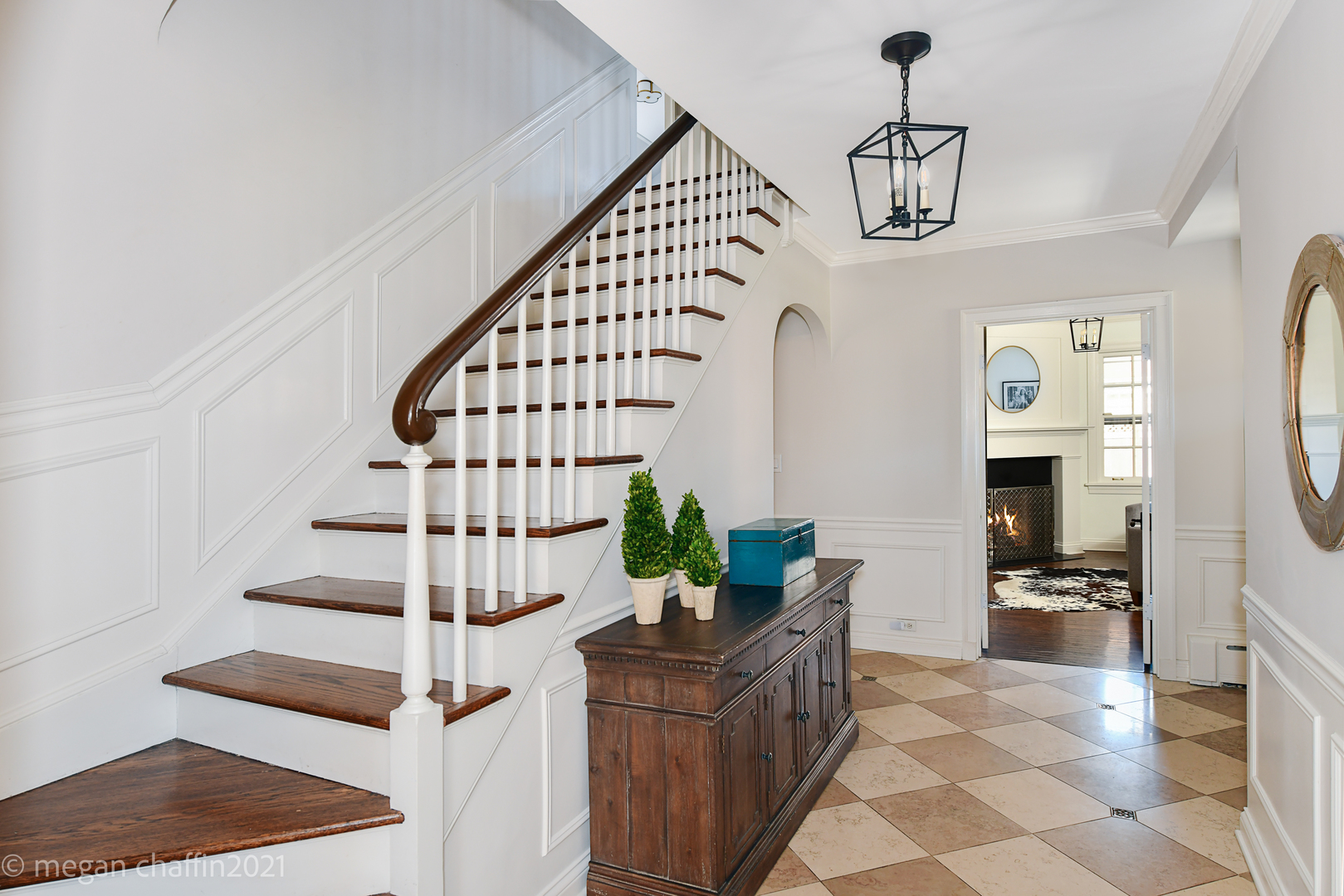 Undisclosed Address Winnetka, IL 60093 - Photo 10 of 38 a living room with furniture and wooden floor