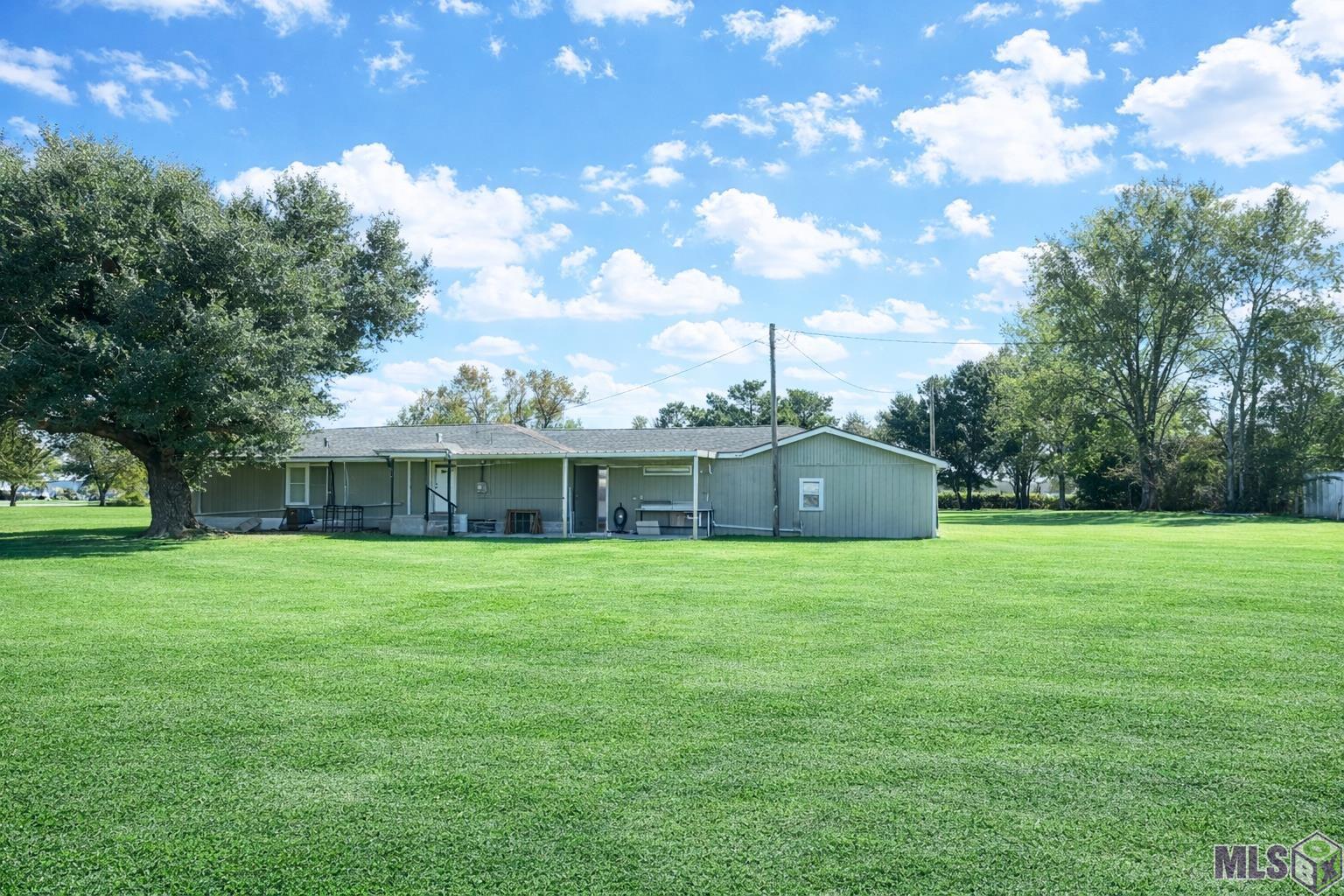 127 Bayou Blue Road Houma, LA 70364 - Photo 4 of 19