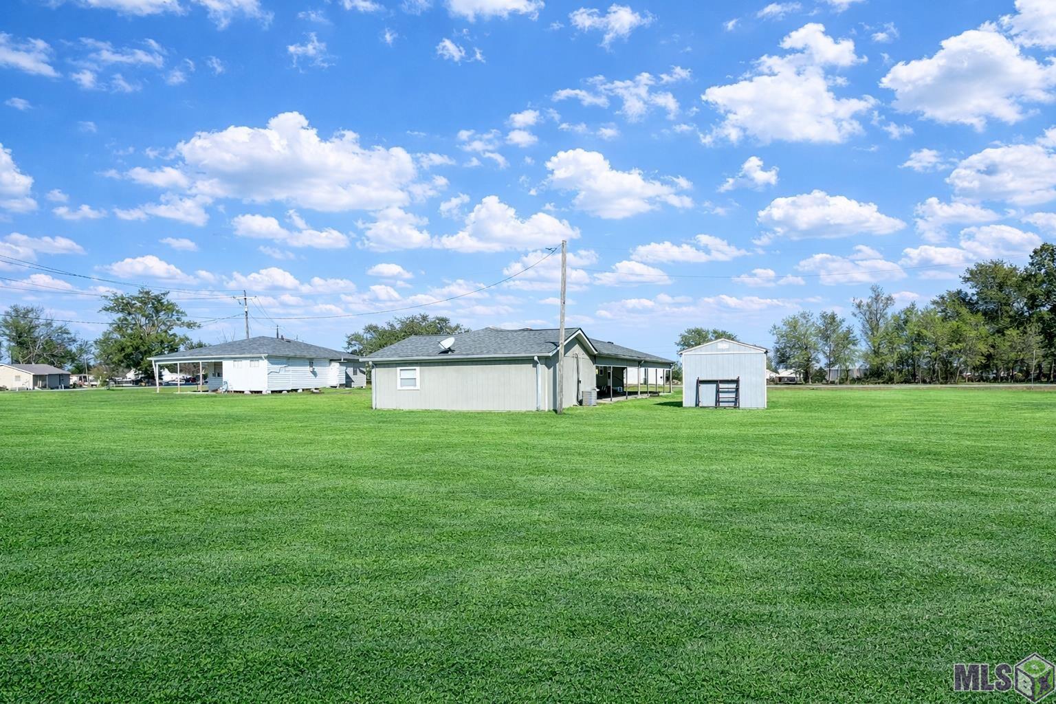 127 Bayou Blue Road Houma, LA 70364 - Photo 5 of 19