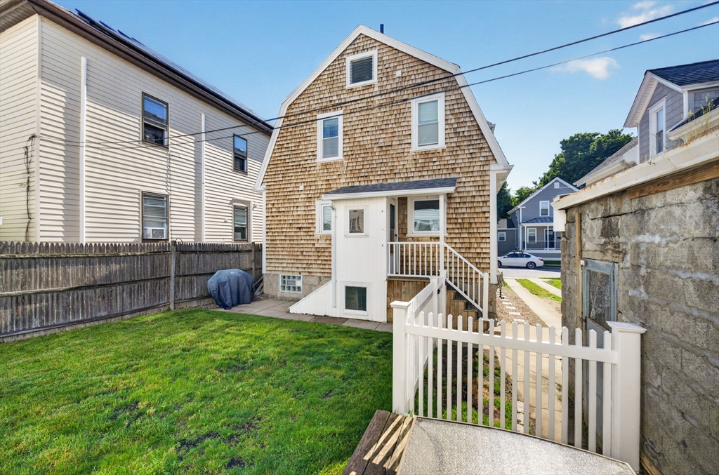 141 Rounds Street New Bedford, MA 02740 - Photo 7 of 33