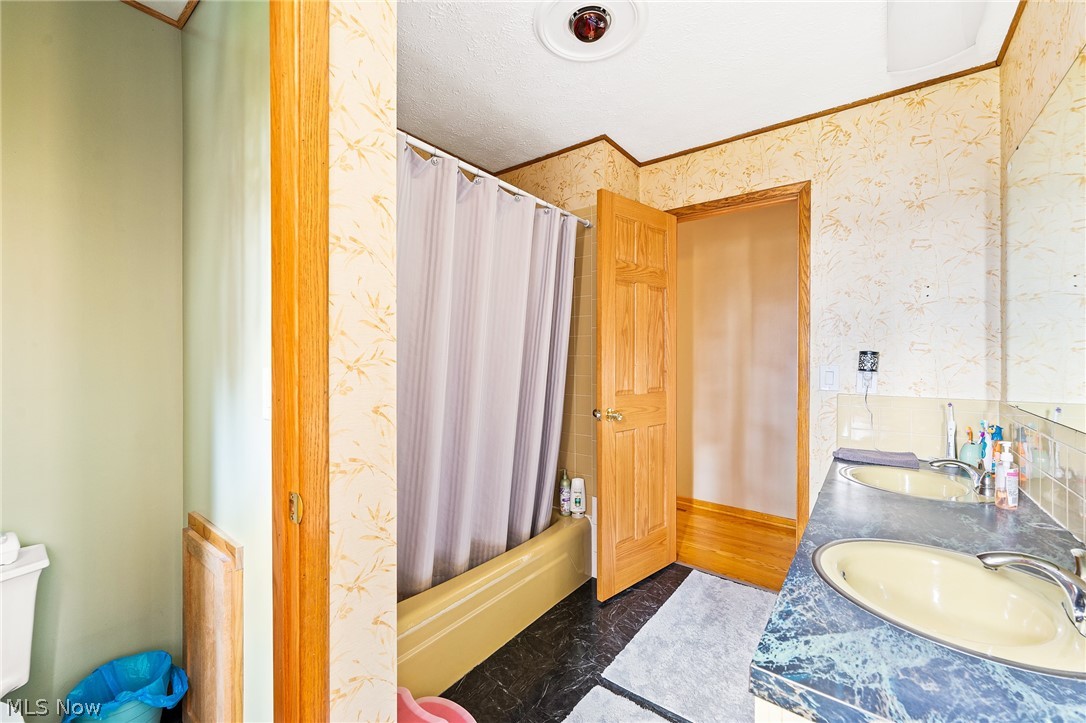 2175 Merle Road Salem, OH 44460 - Photo 14 of 24 Bathroom.