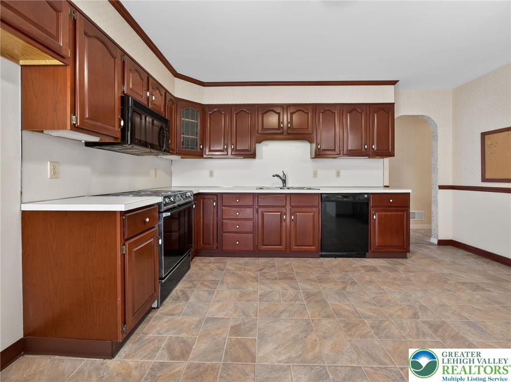 5202 Mill Road Emmaus, PA 18049 - Photo 9 of 53