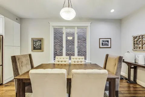 $1,400,000 | 1909 West Oakdale Avenue, Chicago, IL 60657