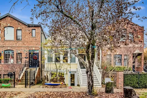 $1,400,000 | 1909 West Oakdale Avenue, Chicago, IL 60657